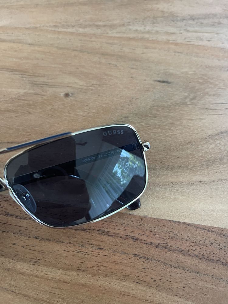 Слънчеви очила GUESS
