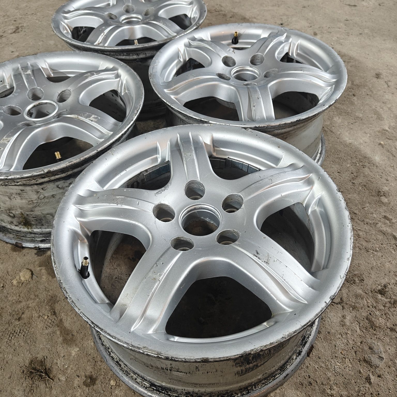R15 PCD 5* 108 Комплект легкосплавных дисков