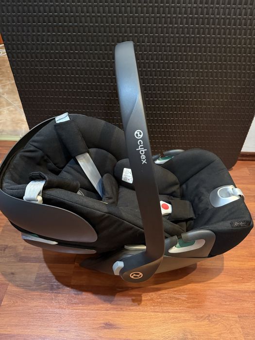 Set Scoică Cybex Cloud Z i-Size (Deep Black) + Bază Isofix Z
