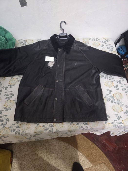 Vând geci de piele originale maximo duti culoare maro si negrui