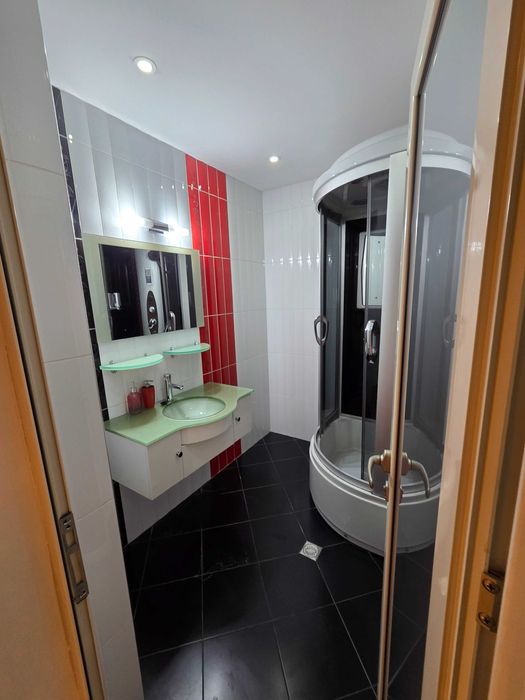 Продава се Тристаен апартамент в Плевен, Идеален център - 82 кв.м за 2244 €/кв.м - Снимка #14