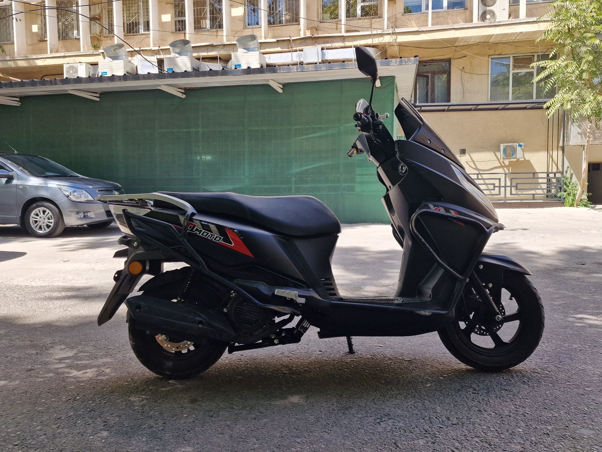 Скутер TIGER срочно продам