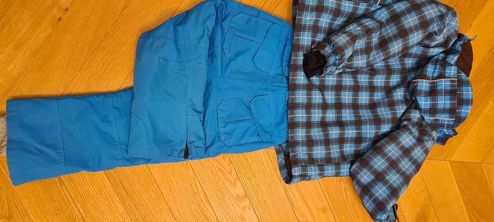 Costum  schi gimmik marime 128, vârstă 8-10 ani +bonus