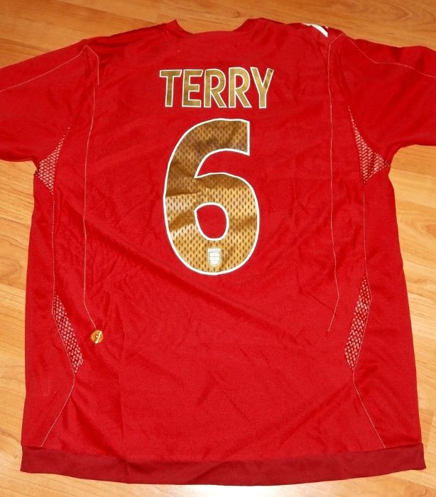 Tricou oficial fotbal Anglia , numarul 6 Terry , original Umbro