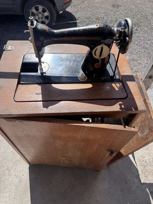 швейная машинка продам