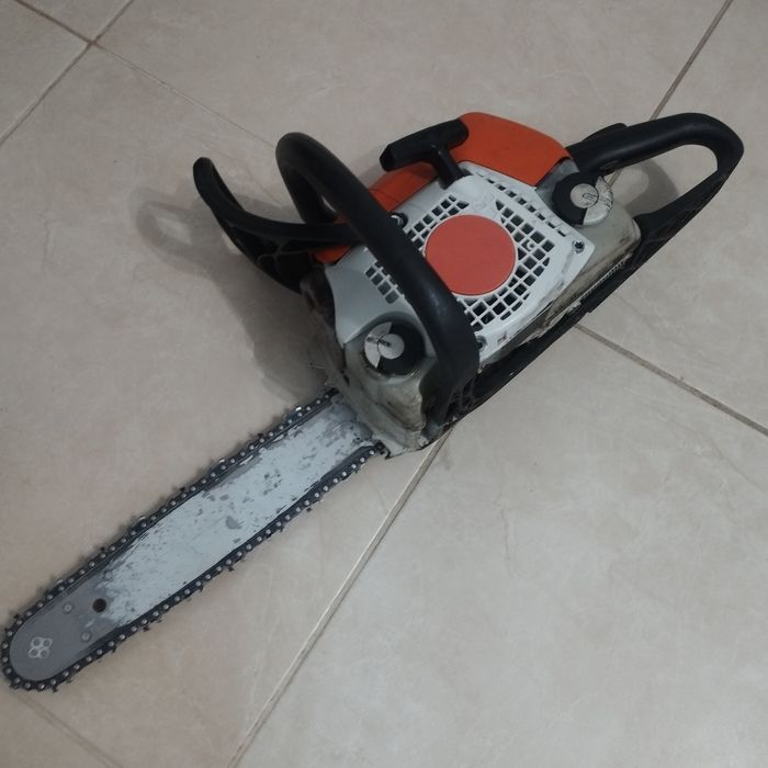 Motofierastrau/Drujba MS 211