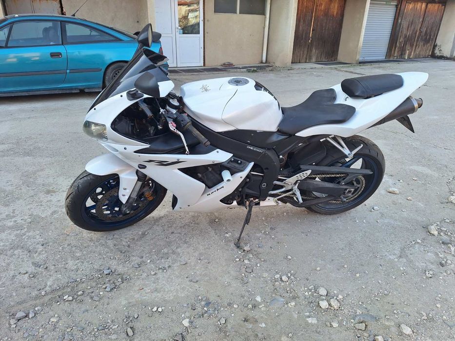 Yamah yzf -r1 7800
