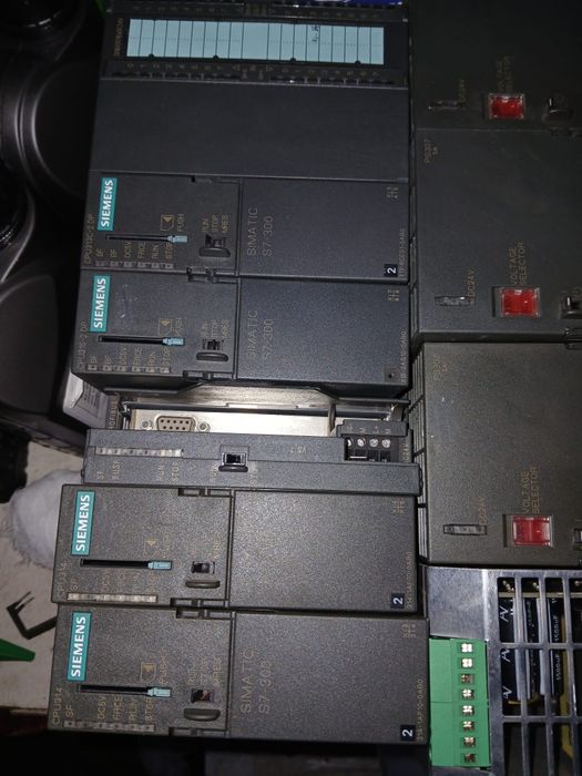 Vând Plc S300 , surse , panel-uri