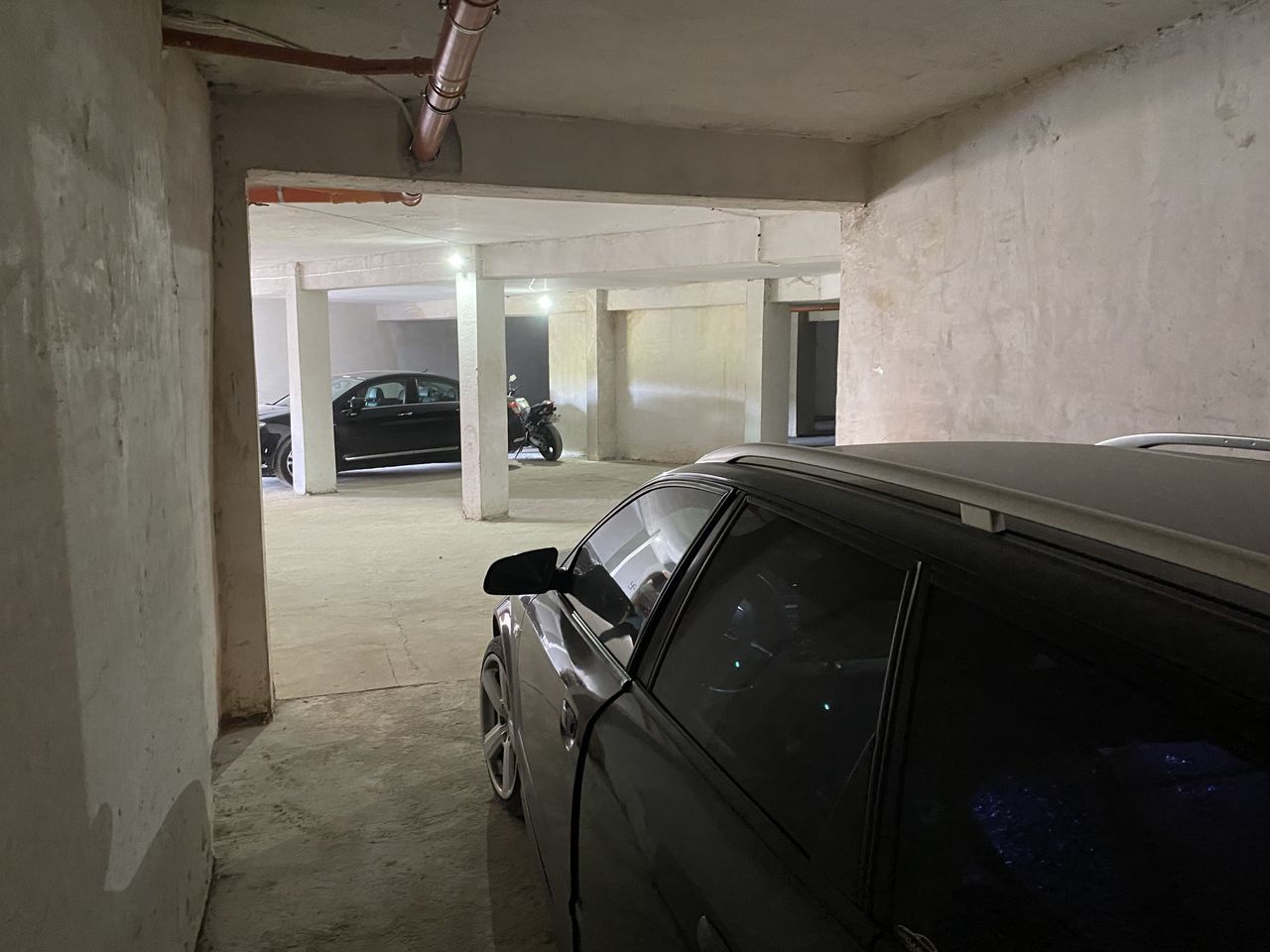Дава се под наем Гараж / Паркомясто в Велико Търново, Център - 18 кв.м за 51 € - Снимка #4