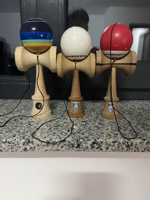 Vand kendama din stanga 250 lei (negociabil)