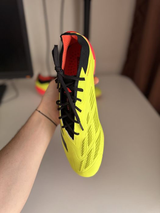 Ghete fotbal Adidas Predator ELITE