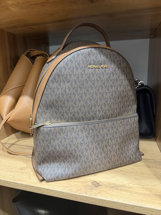 Продам рюзак оригинал майкл корс