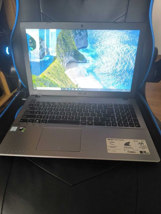Laptop Asus X550V