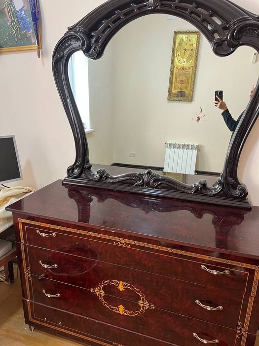 Спалний гарнитур тезда сотилади