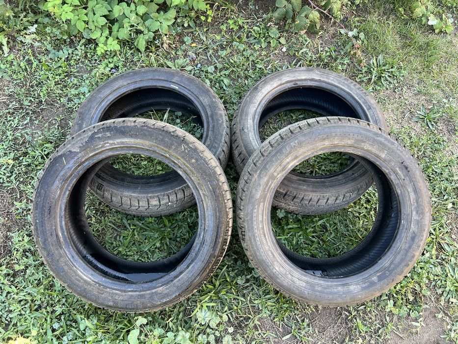 Комплект зимних шин 215/55/17