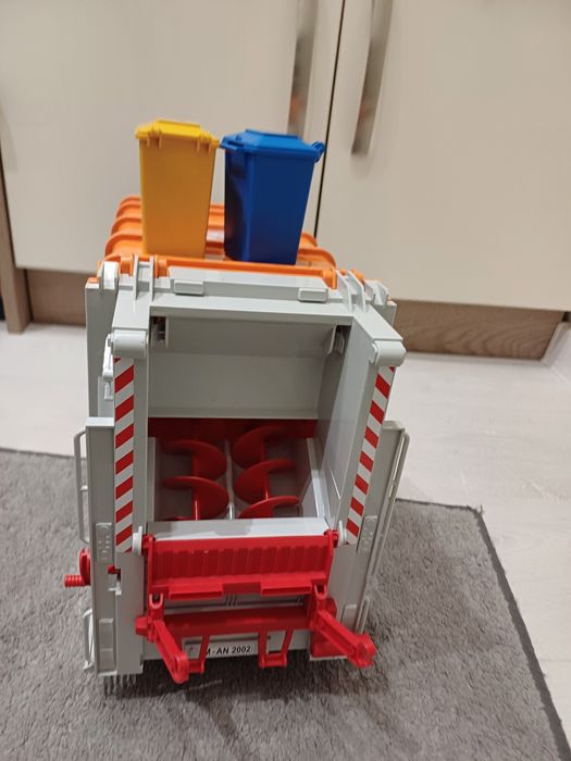 Играчка голям камион за боклук Bruder с две кофи
