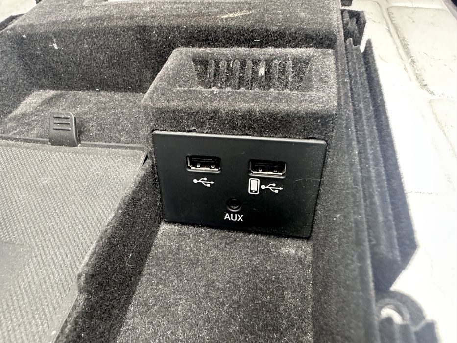 Антенен усилвател USB AUX AUDI A6 A7 4G 4G0035502