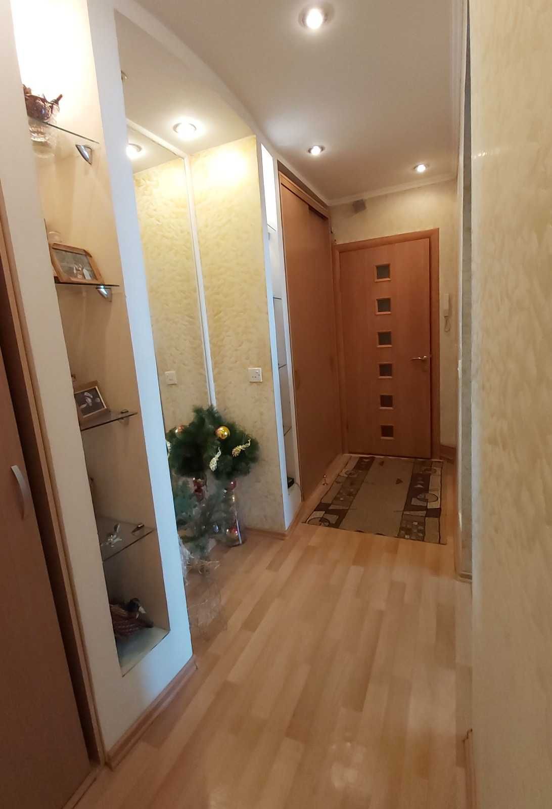 Продам 4-х комн. квартиру улучшенной редкой планировки в мкр. Орбита