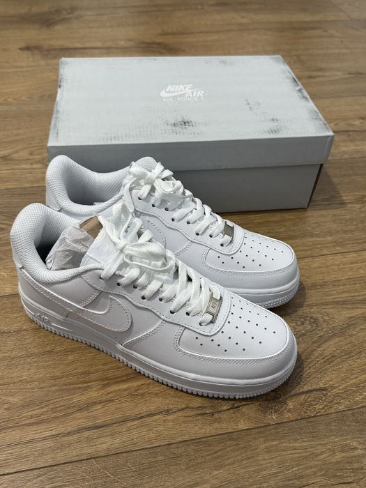 vand air force 1 albi marimea 42