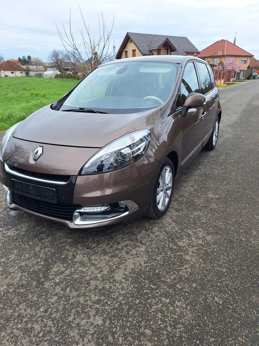 Renault scenic 2012