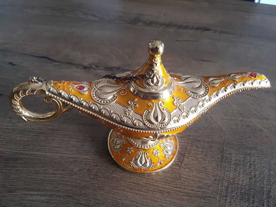 Lampa lui Aladdin din Dubai (auriu, mare) - cadou perfect