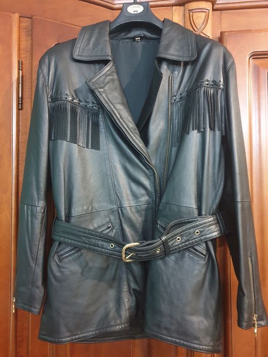 Vand haina din piele,de dama