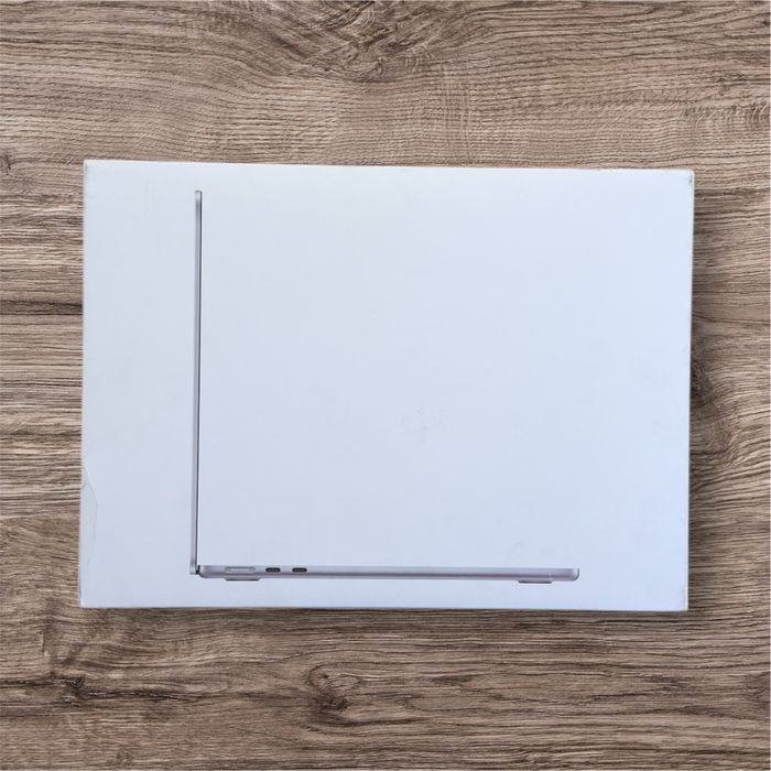 Macbook Air M4 - 15inch - Sigilat - Nou - Silver