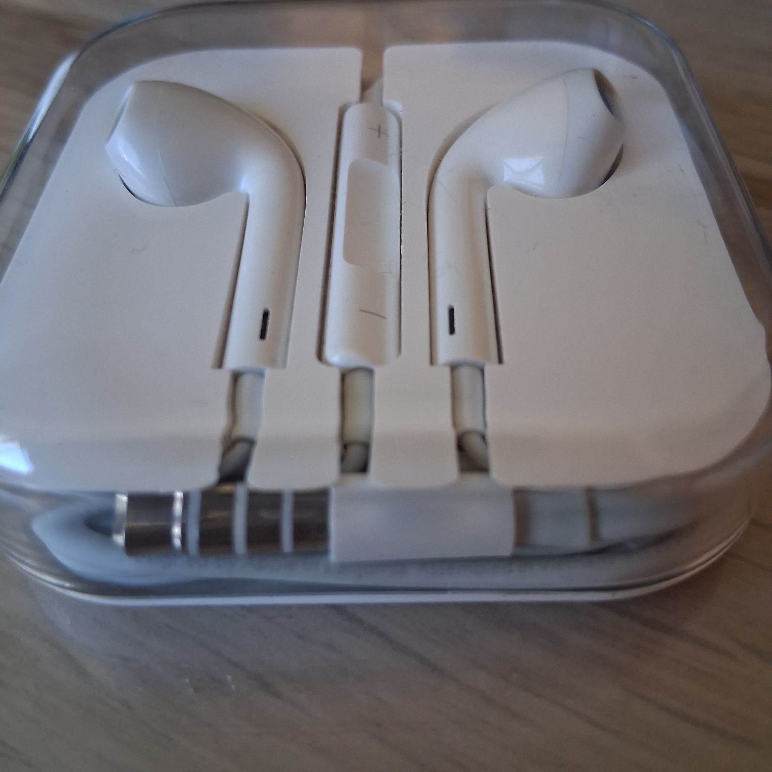 Аудио слушалки за Apple iPhone aux 3.5 mm и Android
• Apple Earpod