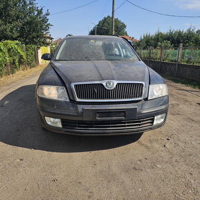 Skoda Octavia 2.0fsi на части само !