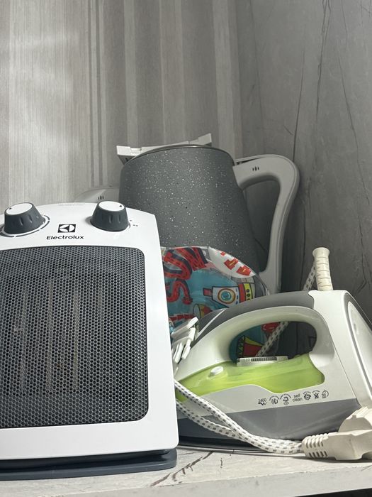 Отдам все вещи которые на фото кажду за 2000 тг санка 5000