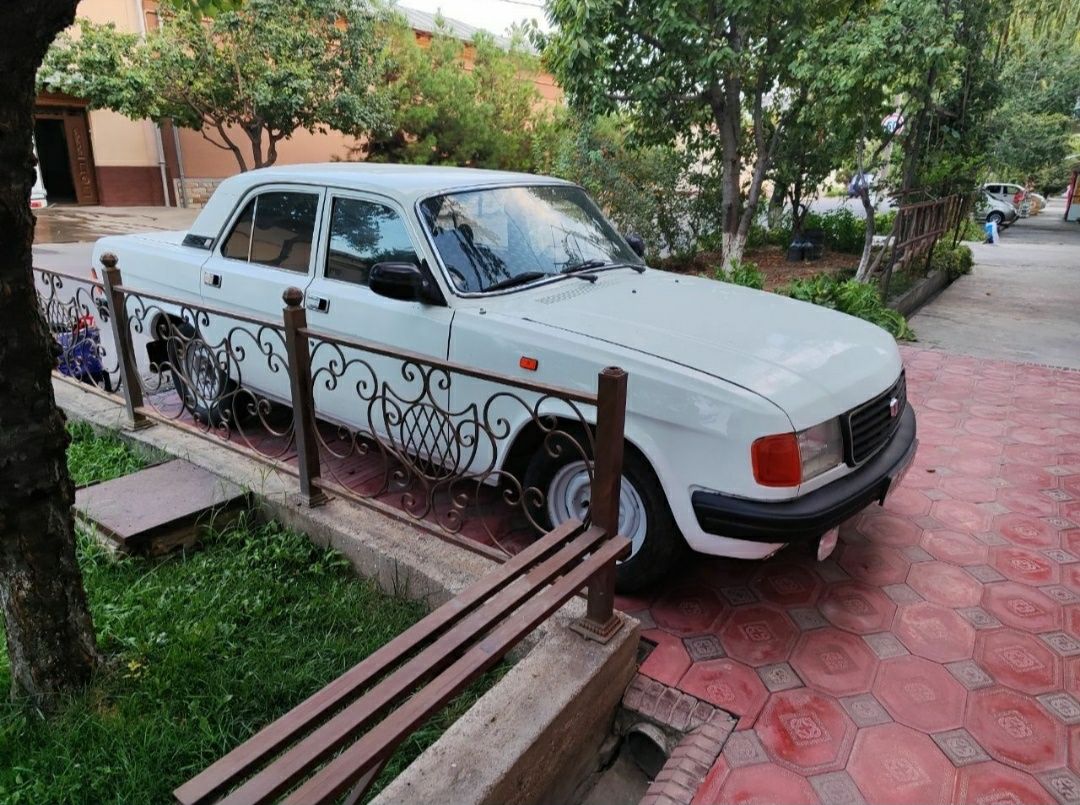 Volga gaz 31029 srochna sotiladi