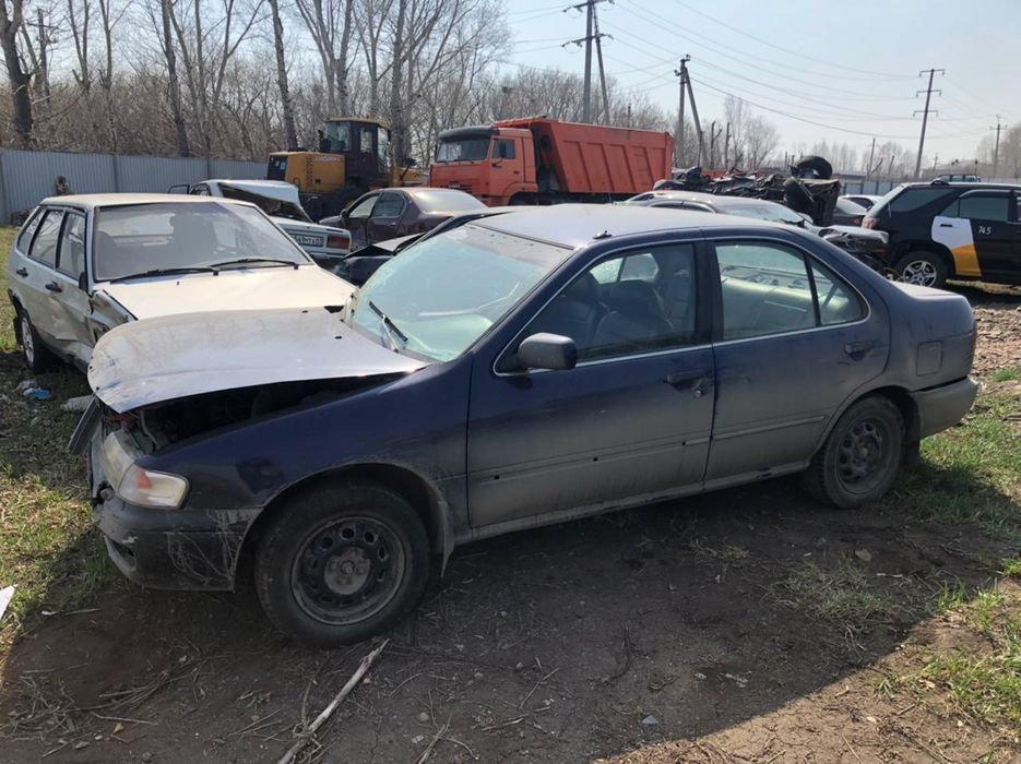 Продам по запчастям ниссан санни