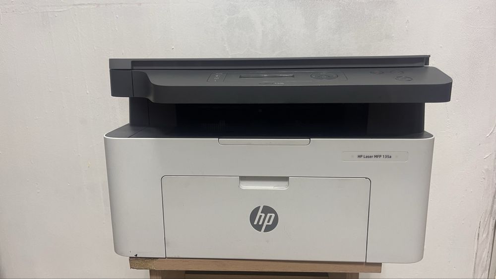Продаю МФУ HP Laser jet MFP 135