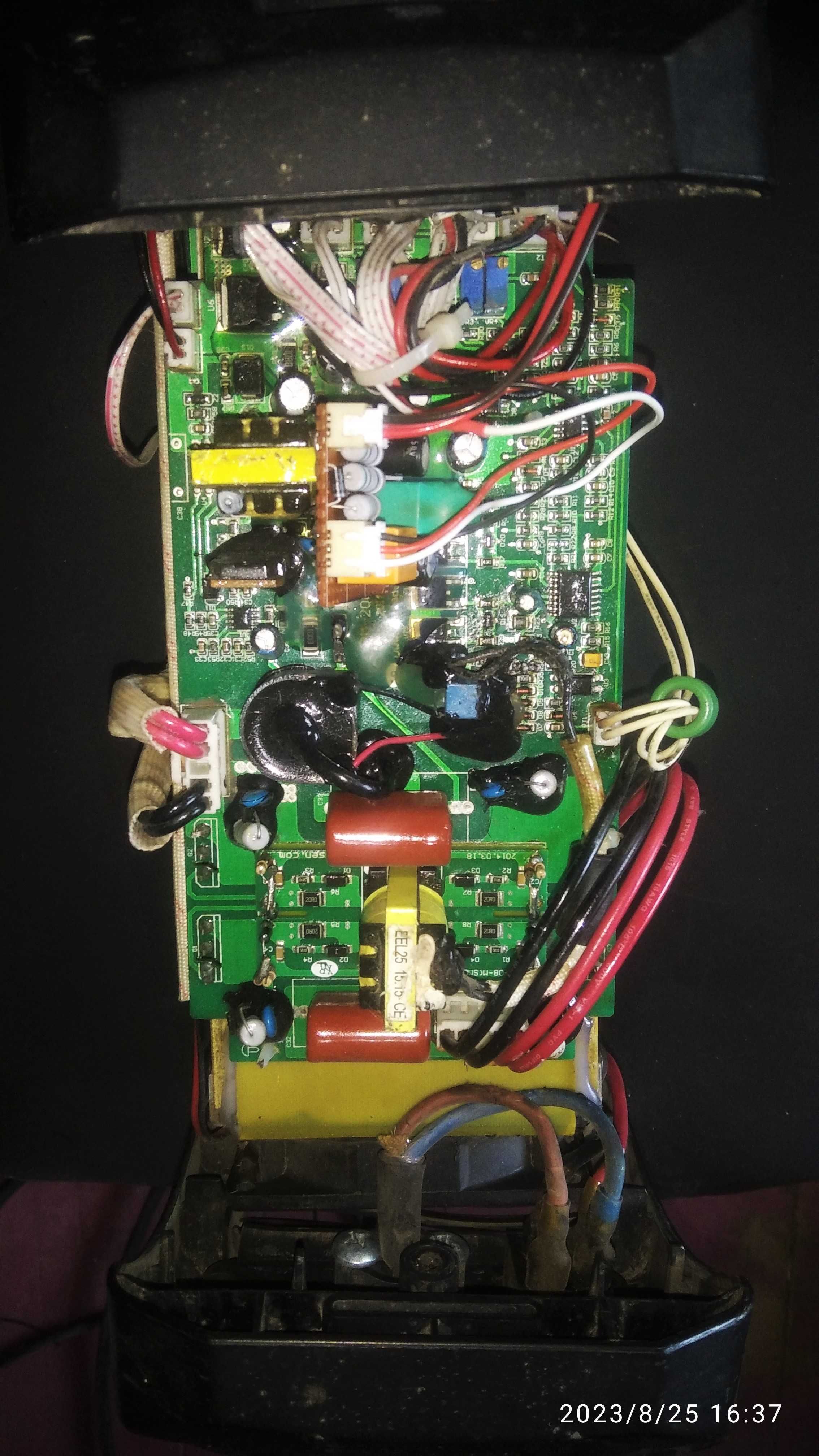 Продам Сварочный инвертор Рубин ZX7-280 3-этажка на 180 ампер