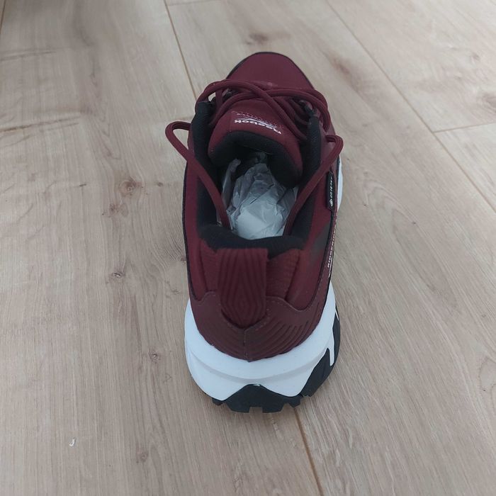 Нови оригинални маратонки REEBOK