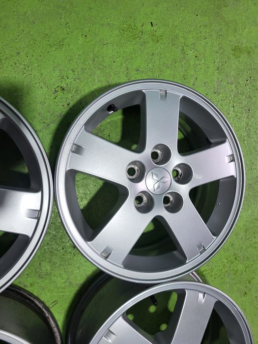 16 5x114.3 Mitsubishi лети джанти 5х114.3