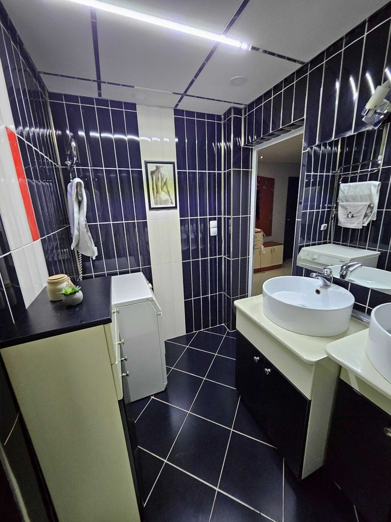 Продава се Четиристаен апартамент в Видин, Христо Ботев - 125 кв.м за 1240 €/кв.м - Снимка #21