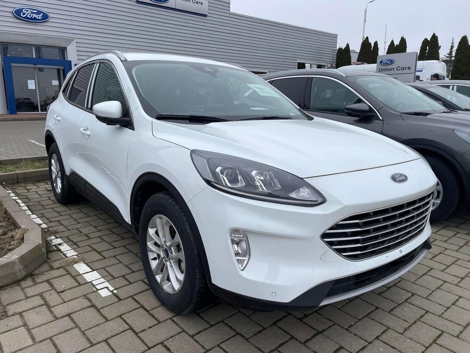 Ford Kuga 5 usi Titanium 2.5 Duratec FHEV 190 CP AT, in garantie