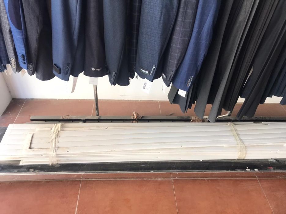 Продам пластик б/у 15 кв^2 за 5000 тенге [торг]