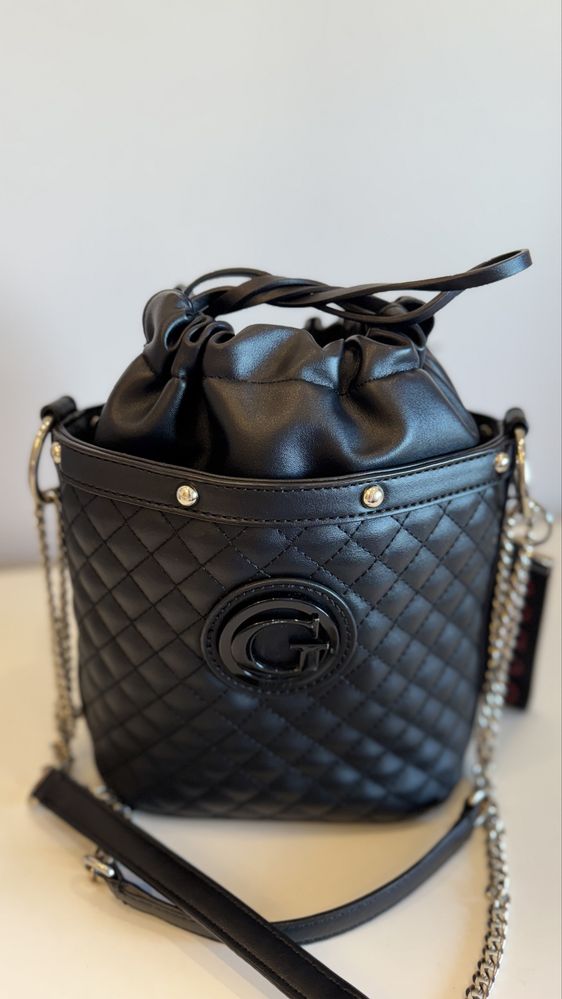 Продам сумку Guess