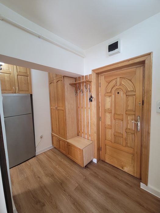 Închiriez Garsoniera