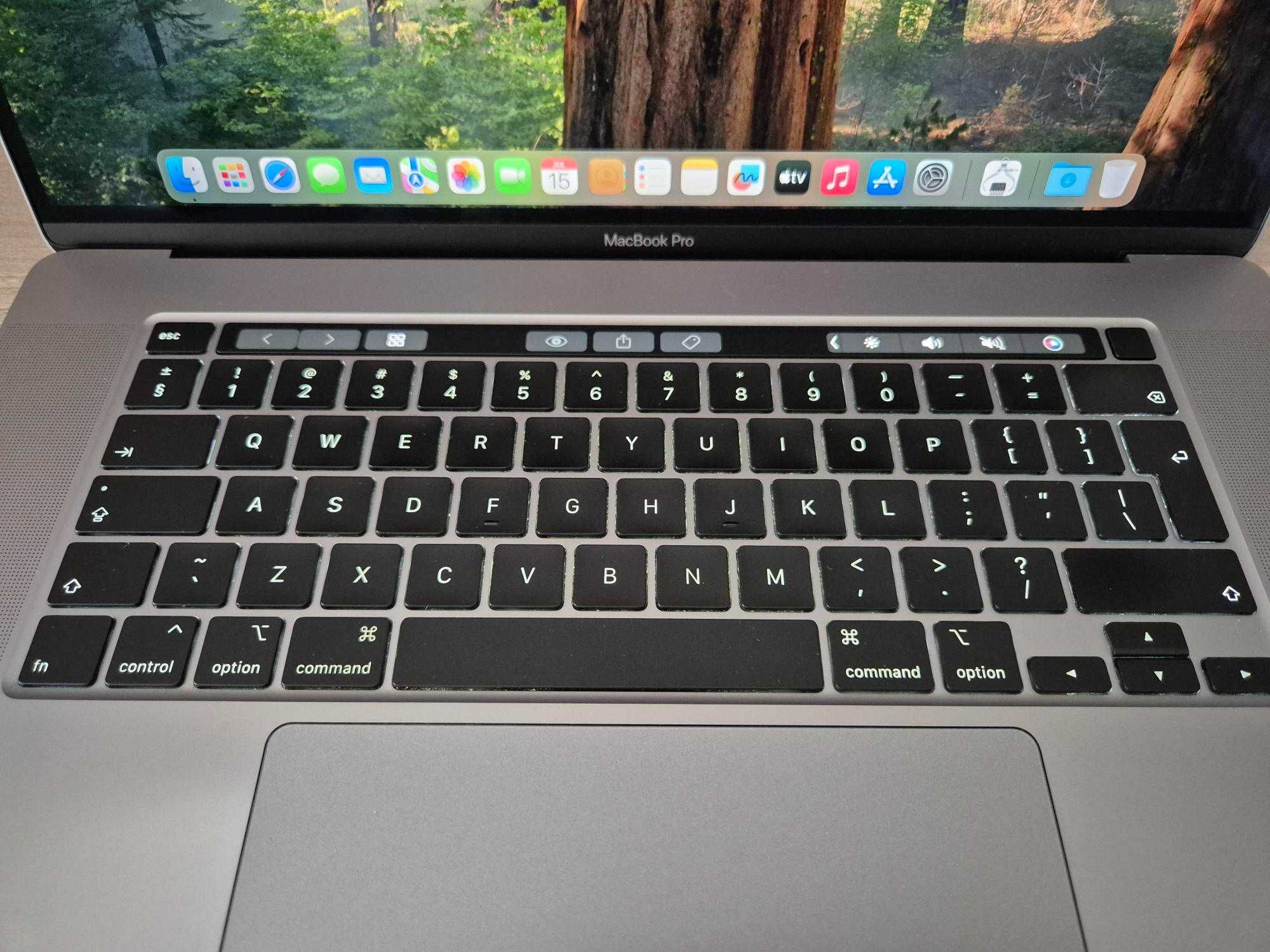 MacBook Pro A2141 16" Intel Core i9 8-core SSD 1TB RAM 16GB AMD 5500M