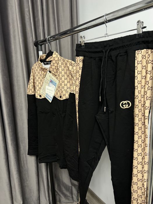 Compleu GUCCI super calitate