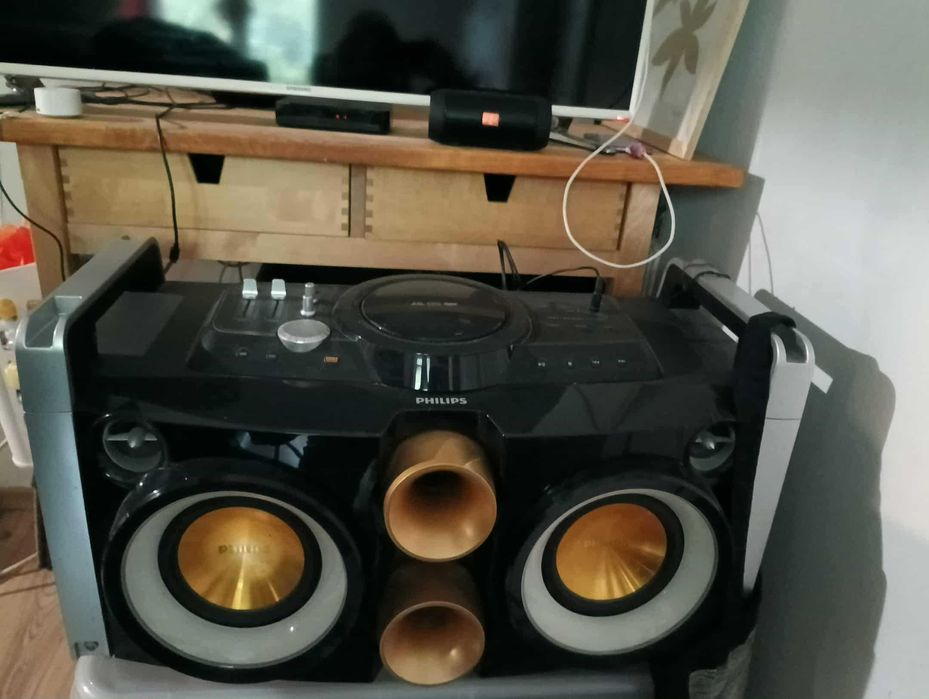 Аудио система със CD, MP3-CD, USB