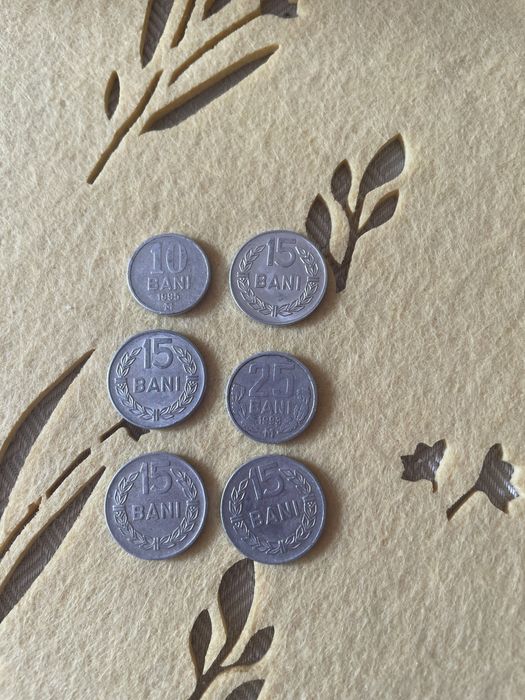 Различни стари монети