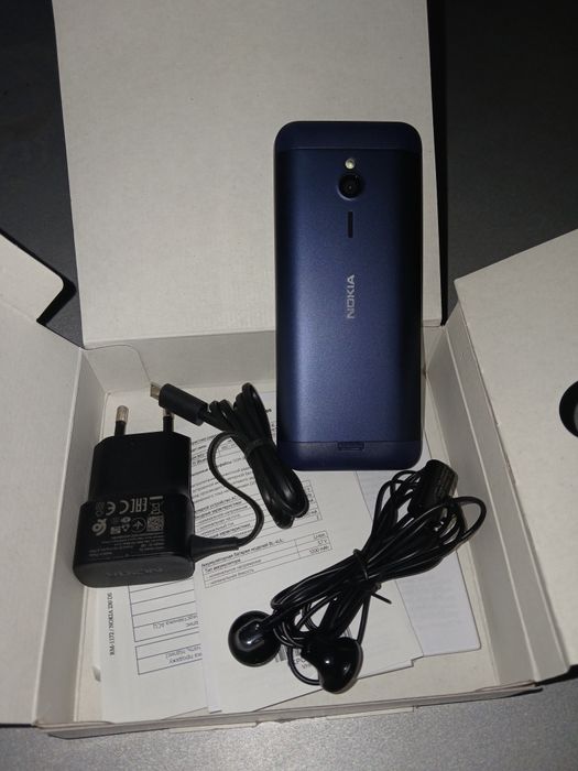 Legendarniy Nokia 230  sotiladi