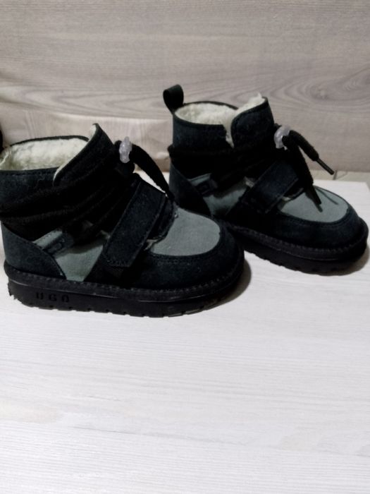 Продаётся сапожки для мальчиков размер 28 29