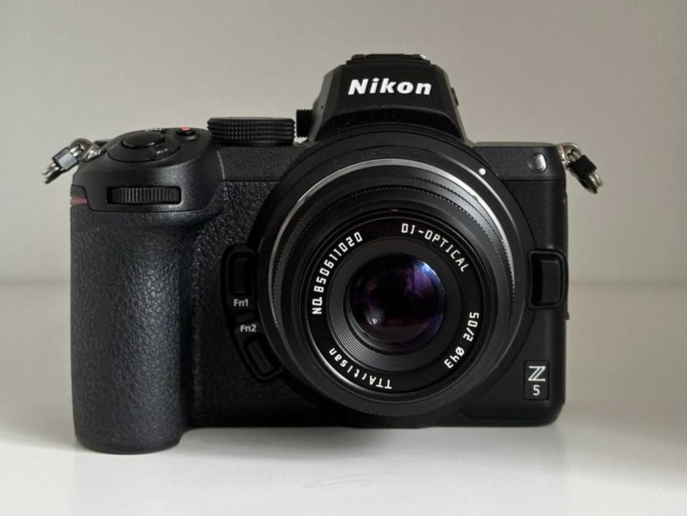 Nikon Z5 Kit cu TTArtisan 50mm F2 / garantie 02/2026