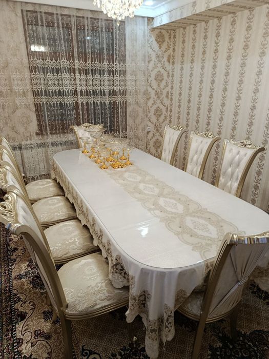 Продаются стол стулья 12