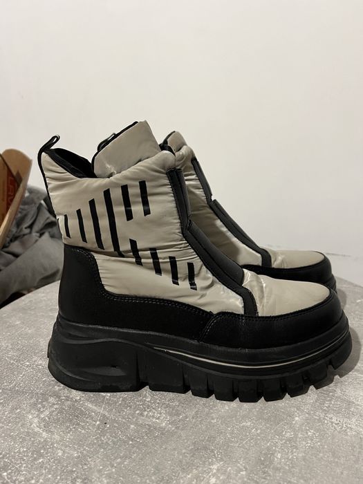 Зимние ботинки женские